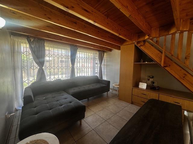 3 Bedroom Property for Sale in Langenhovenpark Free State